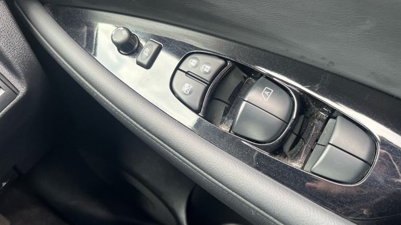 Nissan LEAF 110kW N-Connecta 39kWh 5dr Auto Electric Hatchback